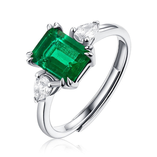 Sparkling Emerald Ring