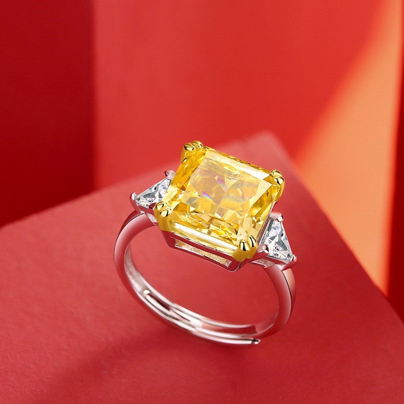 Yellow Queen Ring