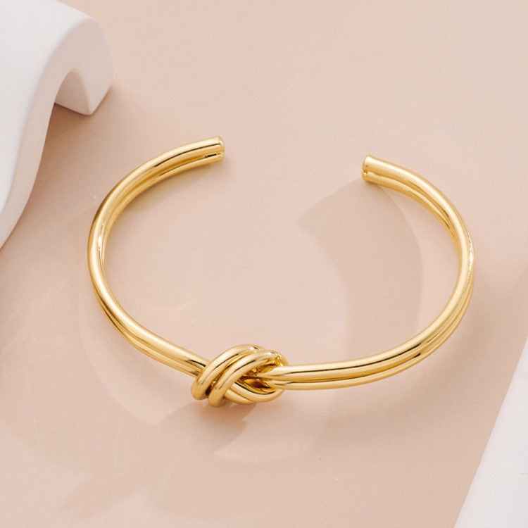 Knot Shape Bangle